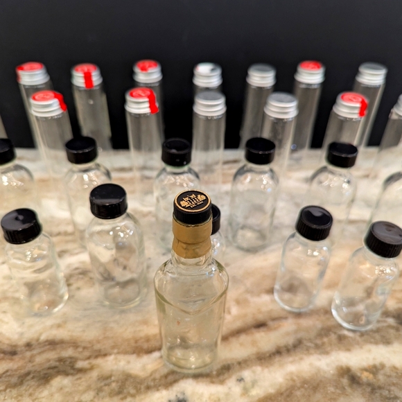 Source Unknown Other - 26 Mini Bottles For Arts Crafts Or Tasters Sampler Bottles